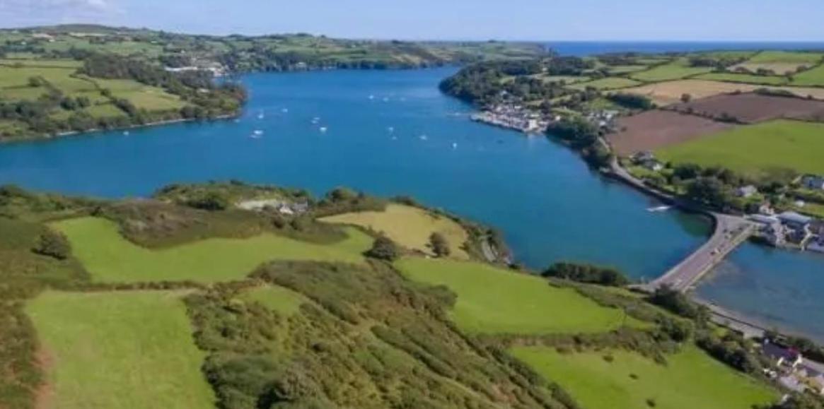 Glandore Mews Situated In The Picturesque Village Of Glandore Exteriör bild